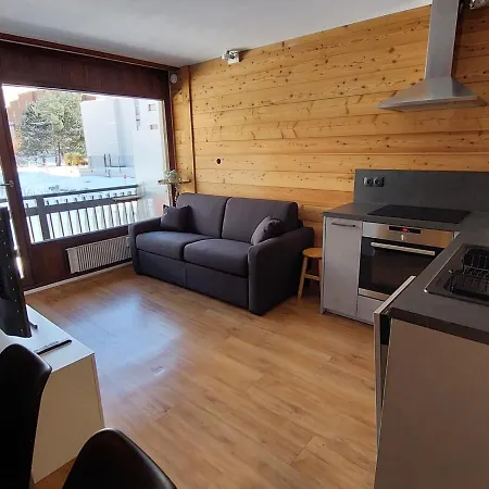 T2 Proche Pistes, Balcon Et Parking - Fr-1-516-200